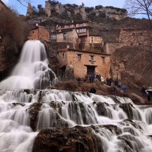 Qué hacer en Burgos orbaneja-del-castillo-cascada