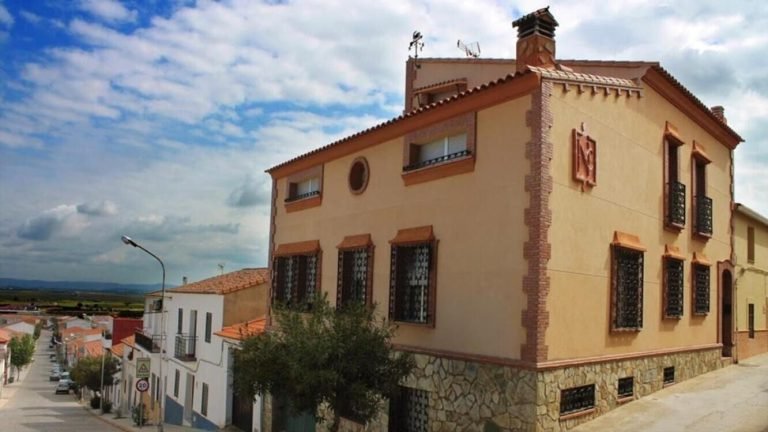 Exterior de La Casa de los Templarios en Puebla de Alcocer